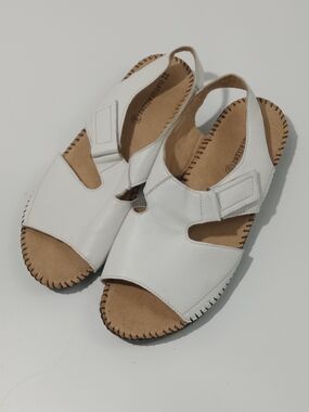 🛑SOLD Naturalizer Scout White Genuine Leather Women’s Comfort Flat Sandals 9.5